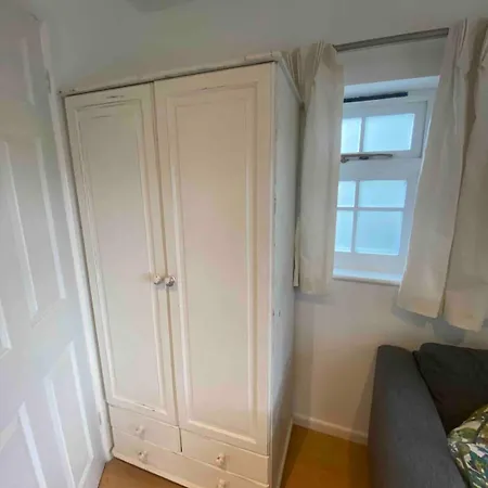 Private Entry Guesthouse Hideaway Hordle Экстерьер фото