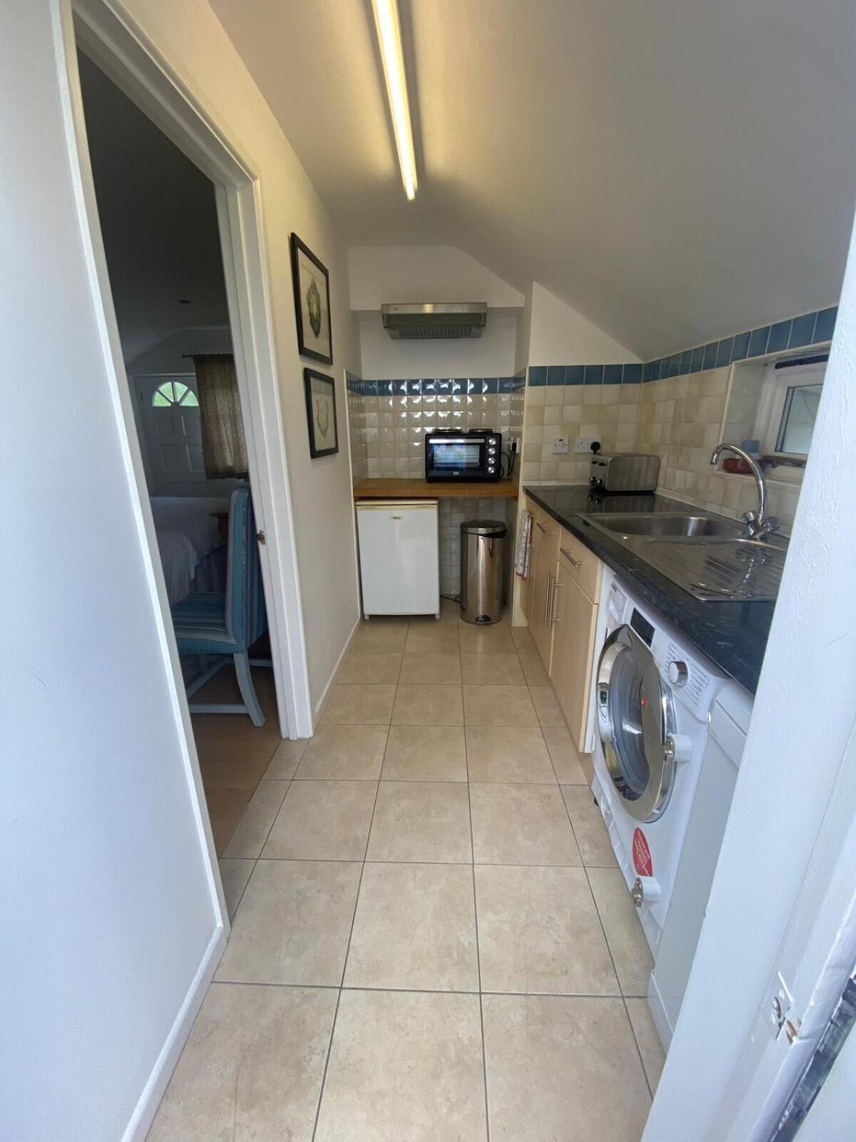 Private Entry Hideaway Hordle