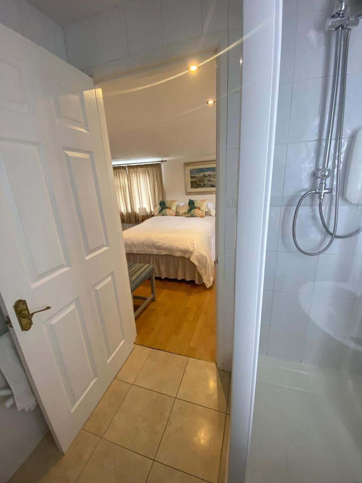 Private Entry Hideaway Apartment Hordle